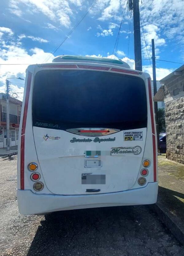 Nissan mt 3000 2006