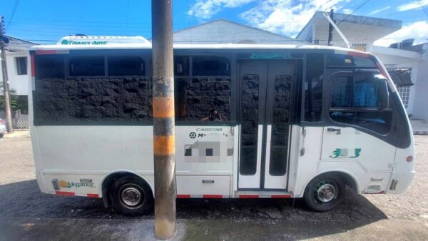 Nissan mt 3000 2006